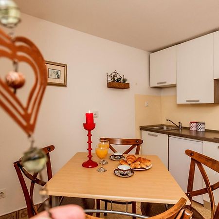 ספליט Apartment Dalmatian Cottage מראה חיצוני תמונה