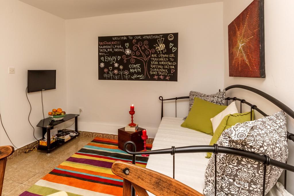 ספליט Apartment Dalmatian Cottage מראה חיצוני תמונה